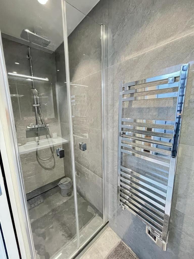 Beach Front, Superbe Appartement Pour 4 Personnes ニース エクステリア 写真