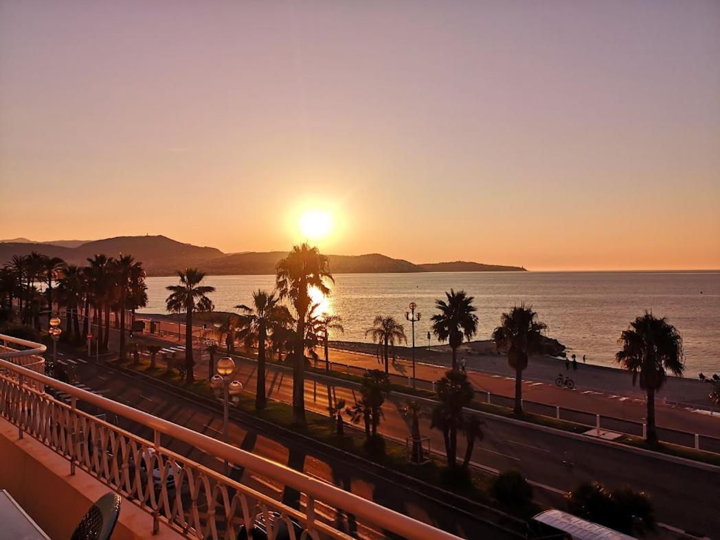 Beach Front, Superbe Appartement Pour 4 Personnes ニース エクステリア 写真