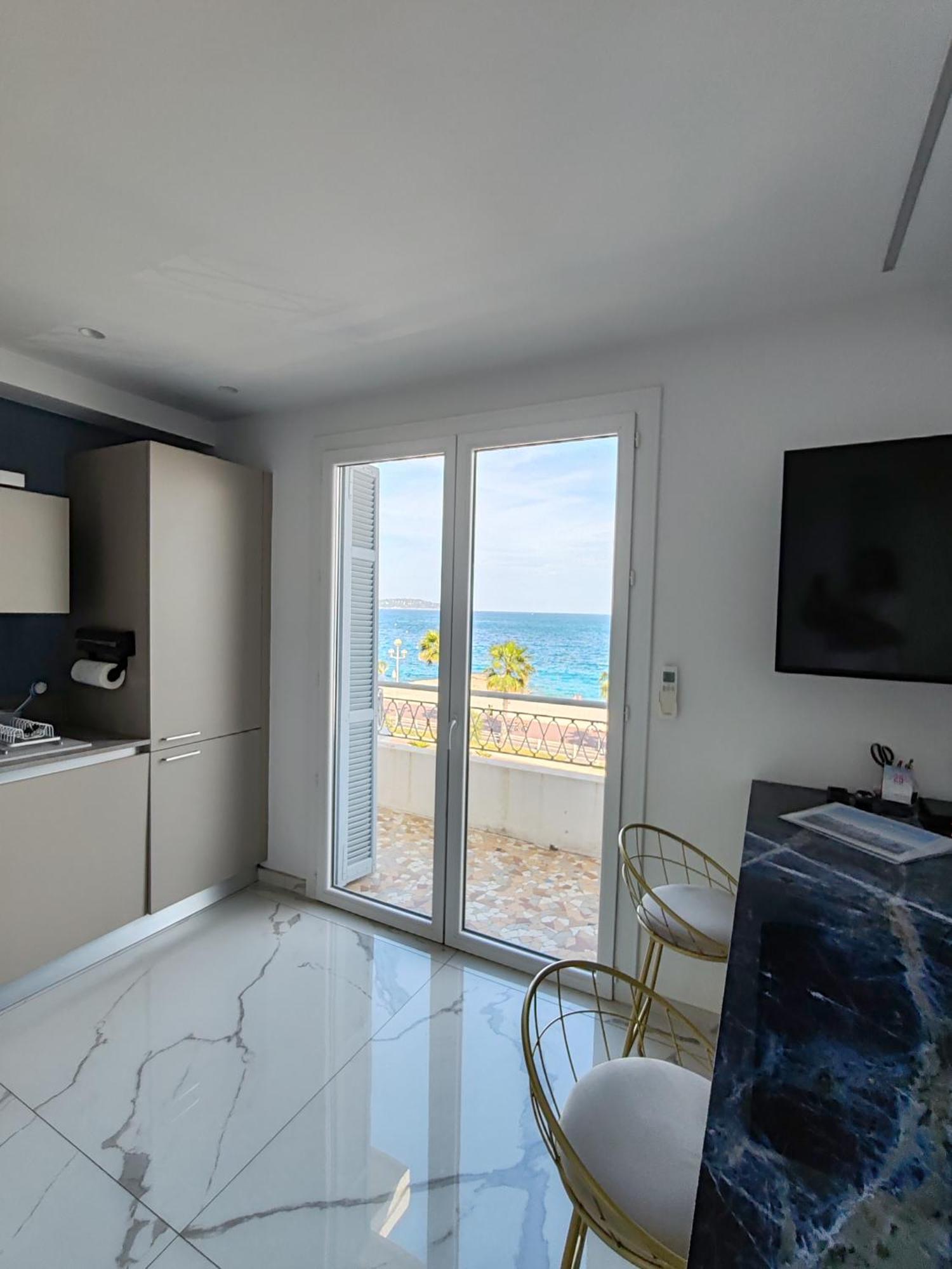 Beach Front, Superbe Appartement Pour 4 Personnes ニース エクステリア 写真